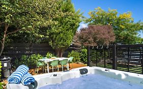 Relax At Richmond Heights